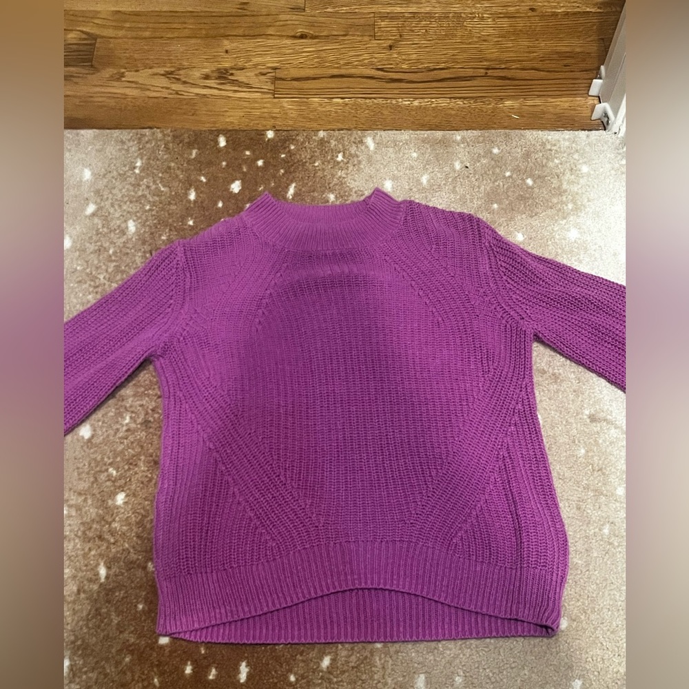 Old Navy lightweight knit sweater